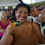 Gracinha entrega 500 cartões do Aluguel Social em Planaltina, nesta segunda, 16