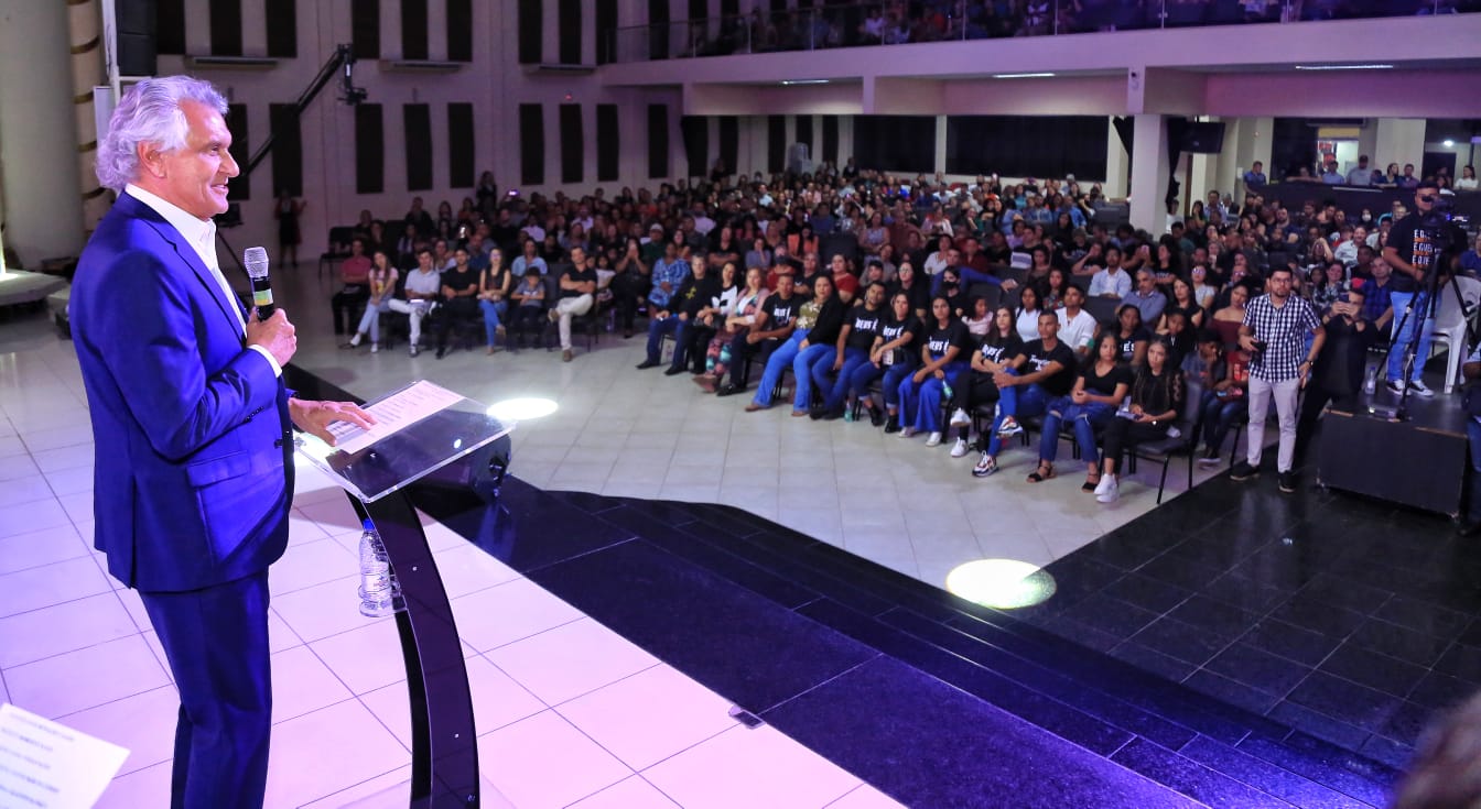 Caiado participa da celebração aos 62 anos da Igreja Quadrangular em Goiás