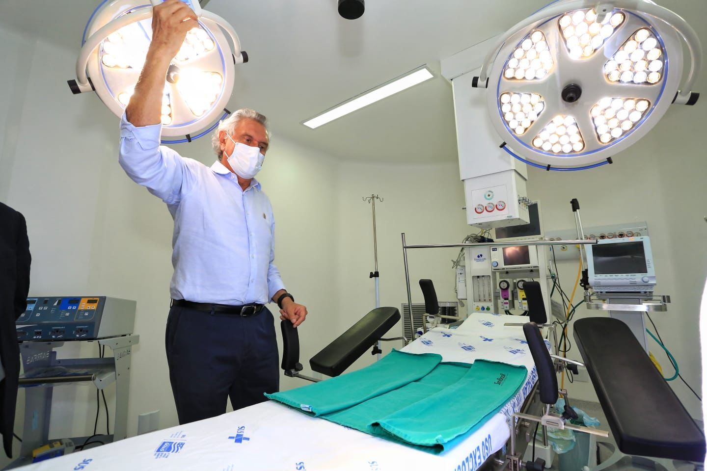 Caiado inaugura UTIs neonatal e maternidade do Hospital Estadual de Uruaçu