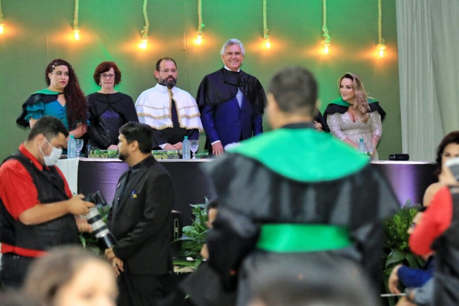 Caiado é o paraninfo da primeira turma de Medicina Veterinária da UEG