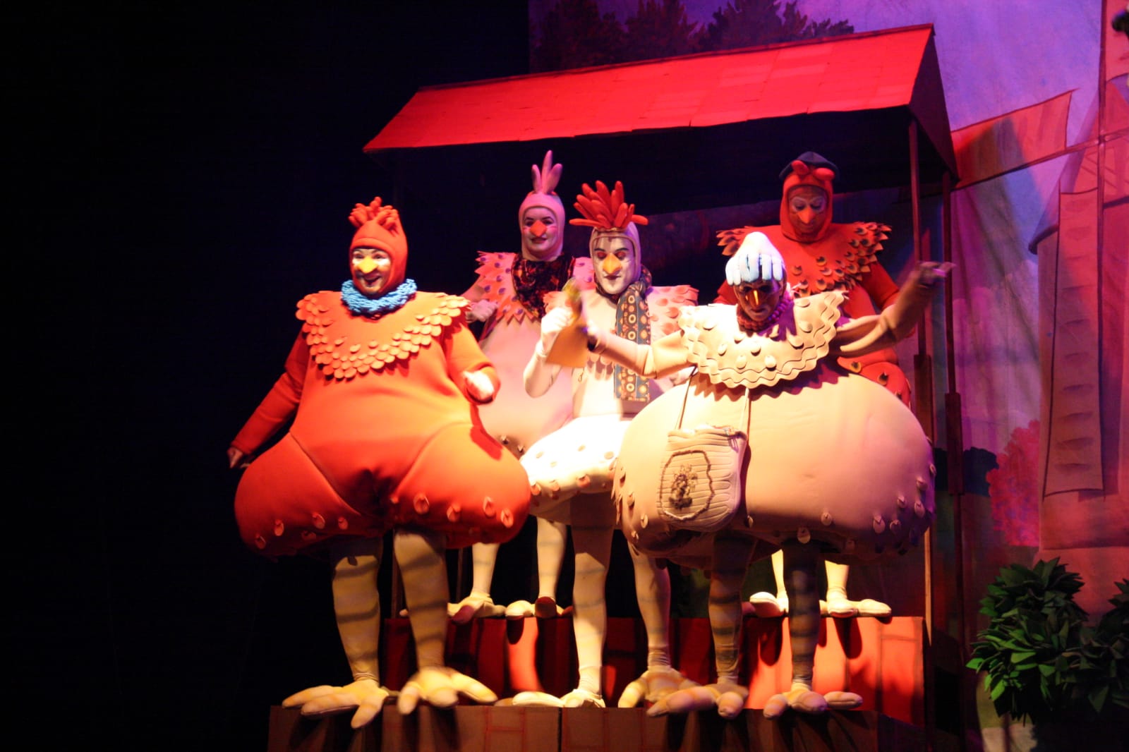 Teatro Goiânia recebe musical infantil “A Fuga das Galinhas”