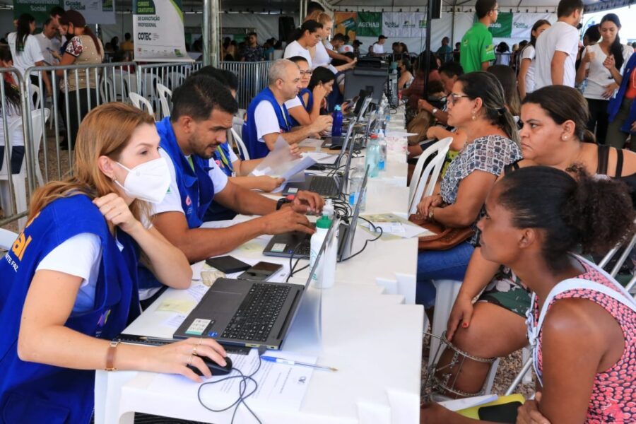 Caravana do Goiás Social atende população de Uruaçu