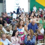 Em Anápolis, Gracinha participa do Dias das Mães em colégio campeão do Ideb