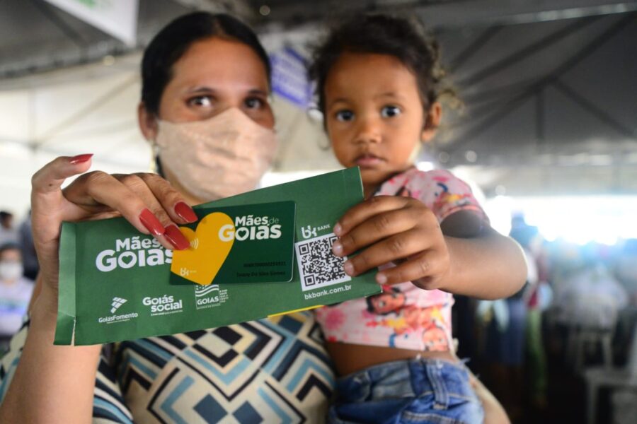 Mutirão entrega mais de 1,5 mil cartões e kits de benefícios sociais em Luziânia