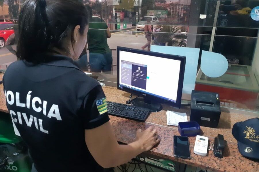 Polícia investiga servidores por desvio de dinheiro ao abastecer veículos