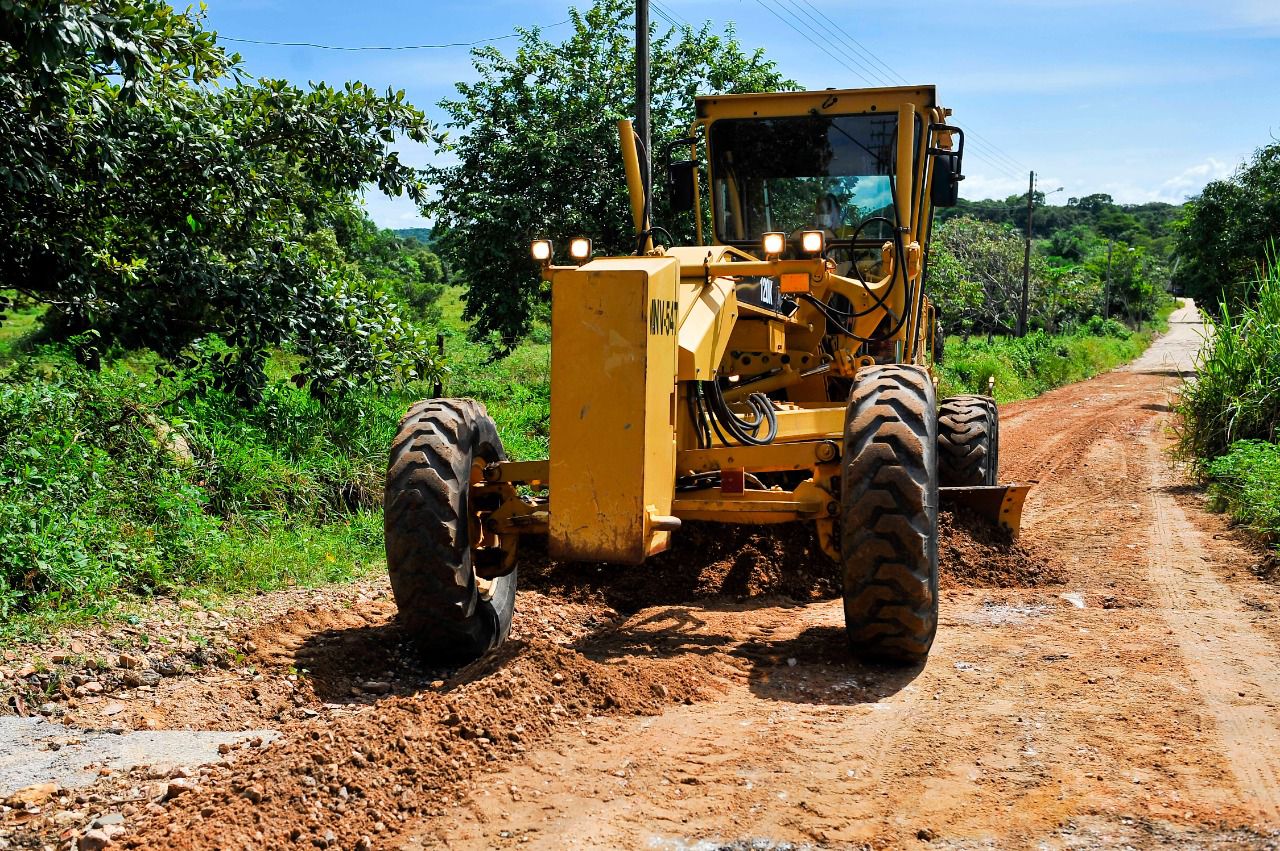 Em 3 meses, Governo investe R$ 12,2 milhões em estradas rurais de 39 municípios