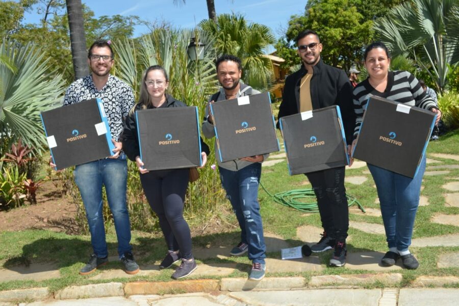 Seduc inicia entrega de notebooks para professores da Educação