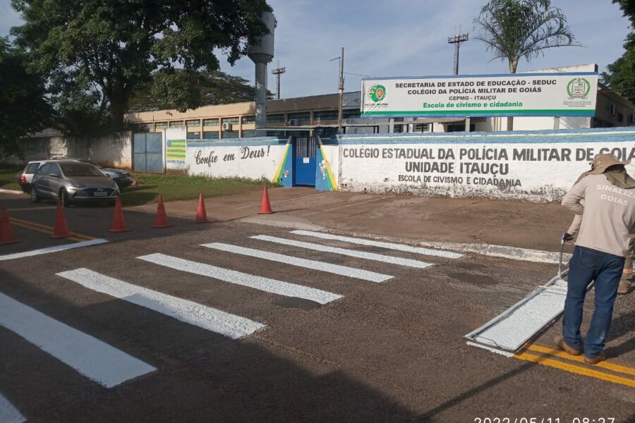 Sinalização das ruas de Itauçu é renovada