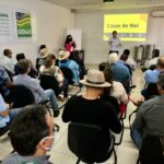 Palestras e entregas de equipamentos marcam encontro sobre apicultura