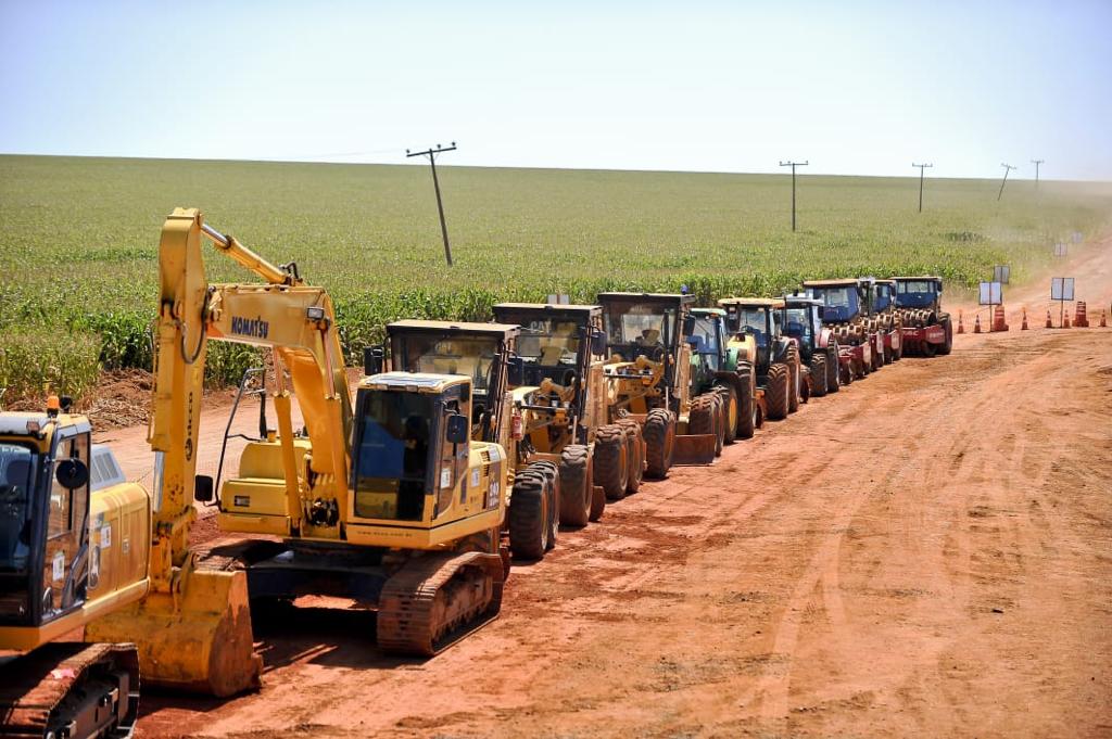 Em Mineiros, governador anuncia R$ 104,5 milhões para obras de pavimentação