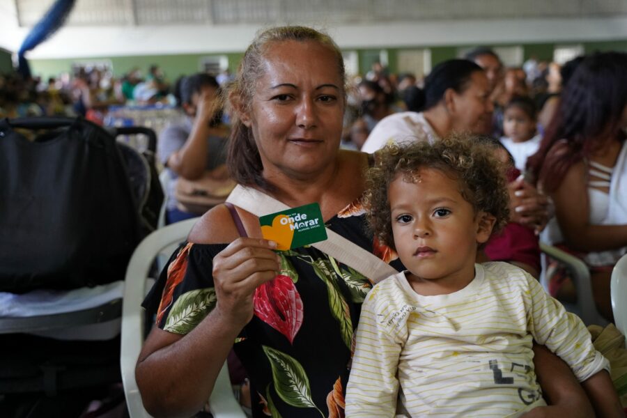 Cidades do Nordeste recebem cartões do Aluguel Social
