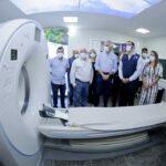 Em Trindade, Caiado inaugura estrutura do Hetrin e entrega máquina para setor confeccionista