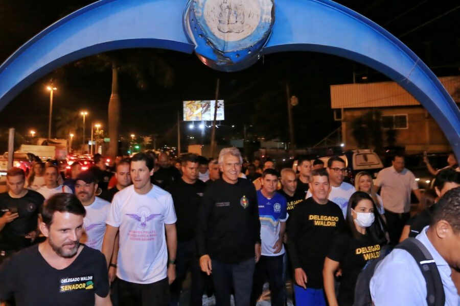 Após dois anos, Caiado e Gracinha retomam caminhada da fé até Trindade