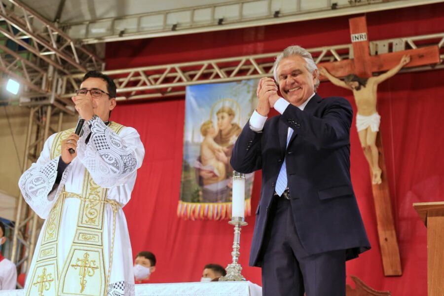 Com presença do governador, Santo Antônio do Descoberto encerra festa ao santo padroeiro