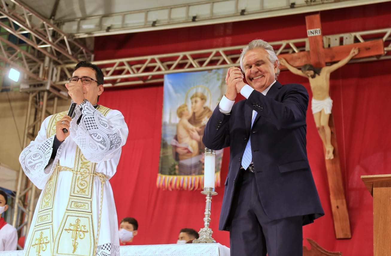 Com presença do governador, Santo Antônio do Descoberto encerra festa ao santo padroeiro