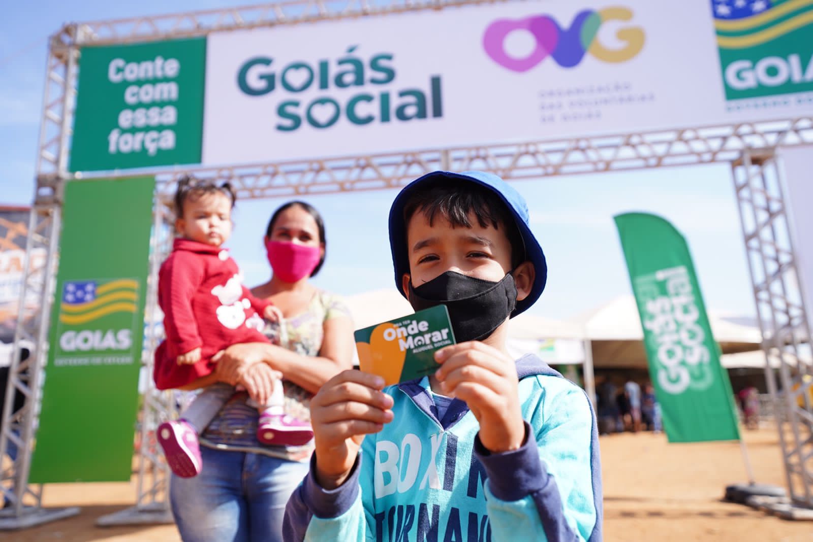 Goiás Social entrega mais de 2 mil benefícios em Aparecida