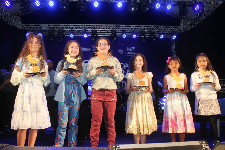 Vencedoras do Canto da Primeira Kids são premiadas