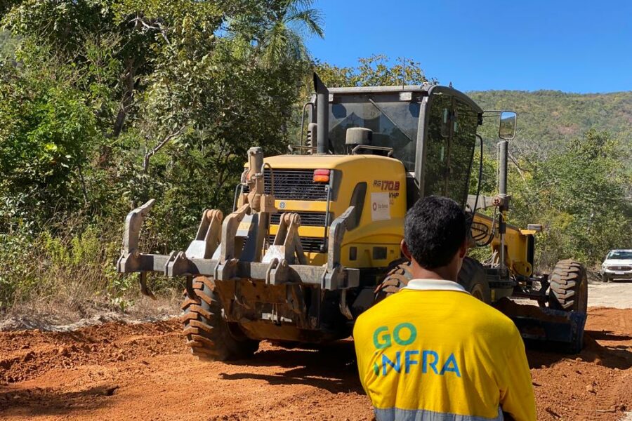 Cavalcante recebe obras executadas pela Goinfra em ruas e estradas rurais