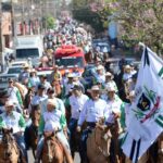 Governador participa de cavalgada em Itumbiara