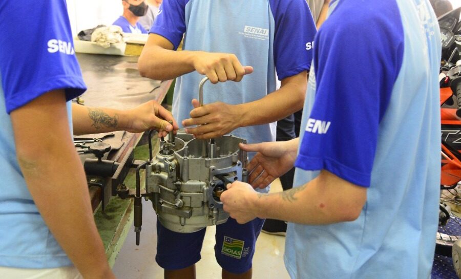 Jovens do Sistema Socioeducativo iniciam capacitação em Mecânica de Motocicletas