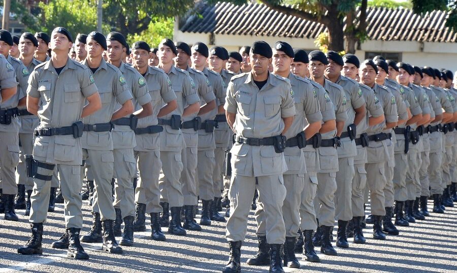 Caiado participa de solenidade em comemoração ao aniversário da Polícia Militar