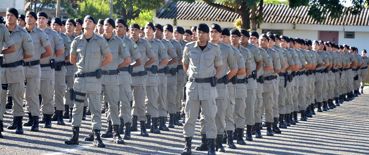 Caiado participa de solenidade em comemoração ao aniversário da Polícia Militar