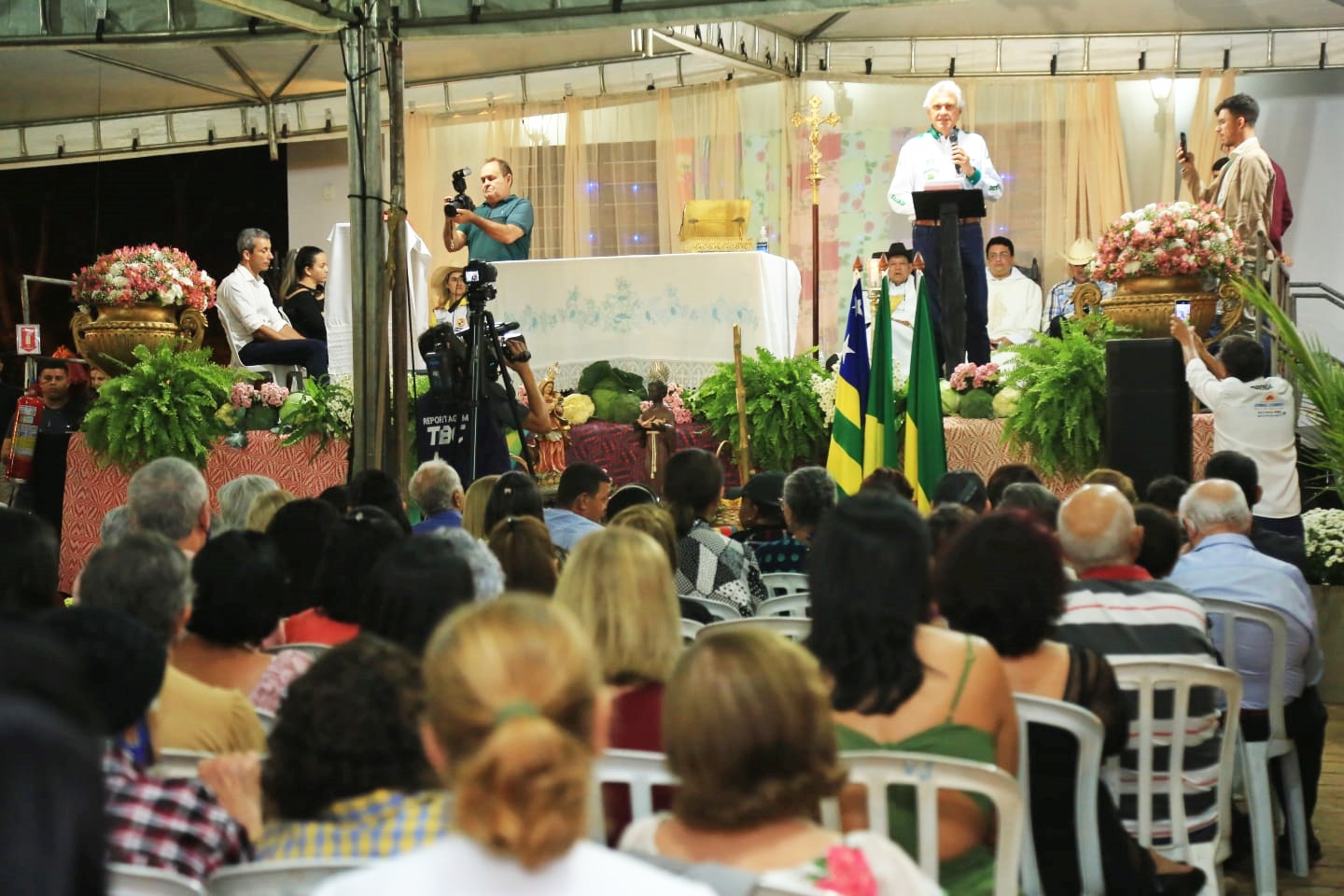 Em Itaberaí, Caiado participa da novena de Nossa Senhora D’Abadia e São Benedito