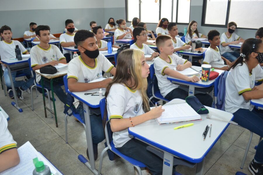 Mais de meio milhão de estudantes retornam às aulas nas escolas estaduais nesta terça, dia 02