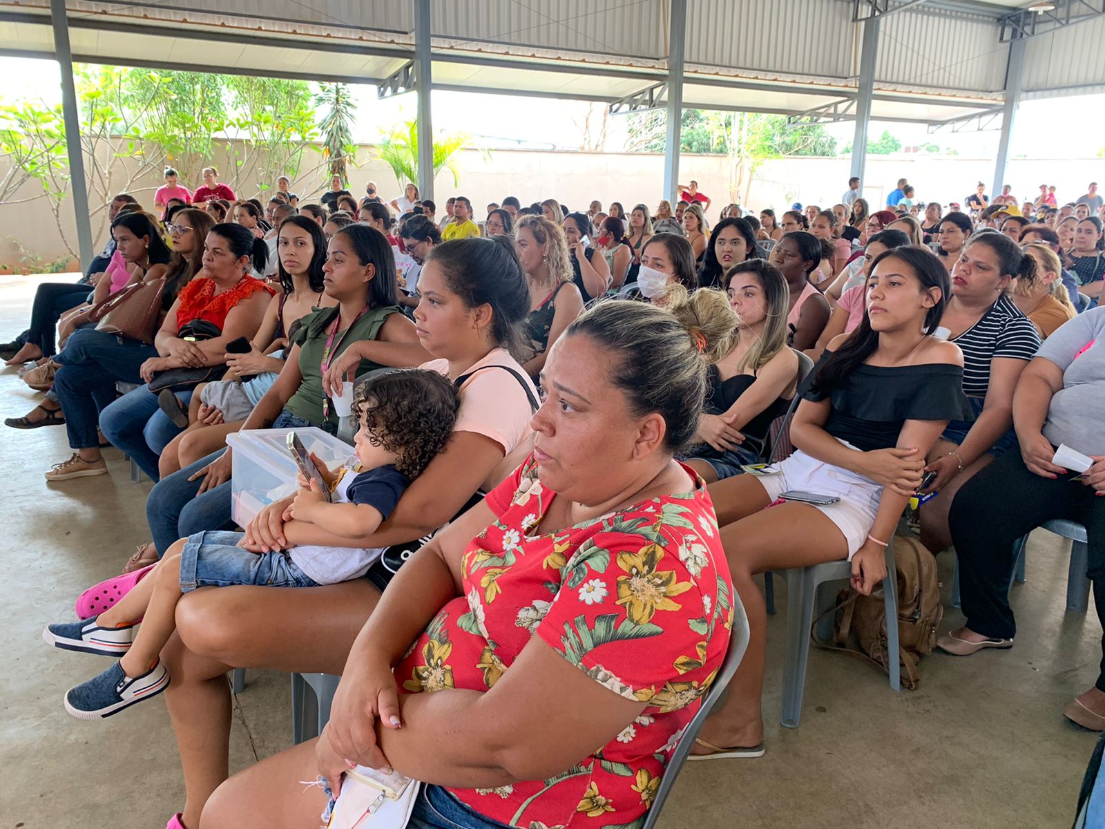 Crédito Social e Bolsa Qualificação são entregues em Goiânia