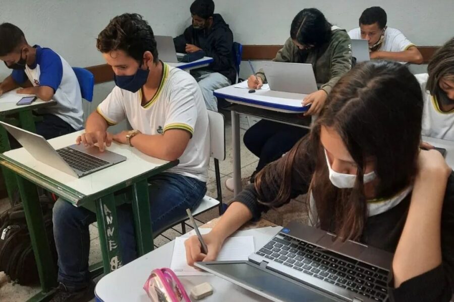 Plataforma de videoaulas possibilita retomada de conteúdos perdidos na pandemia