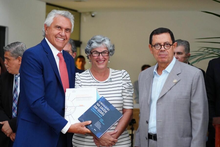 Governador participa de lançamento de livro sobre transporte coletivo da Grande Goiânia