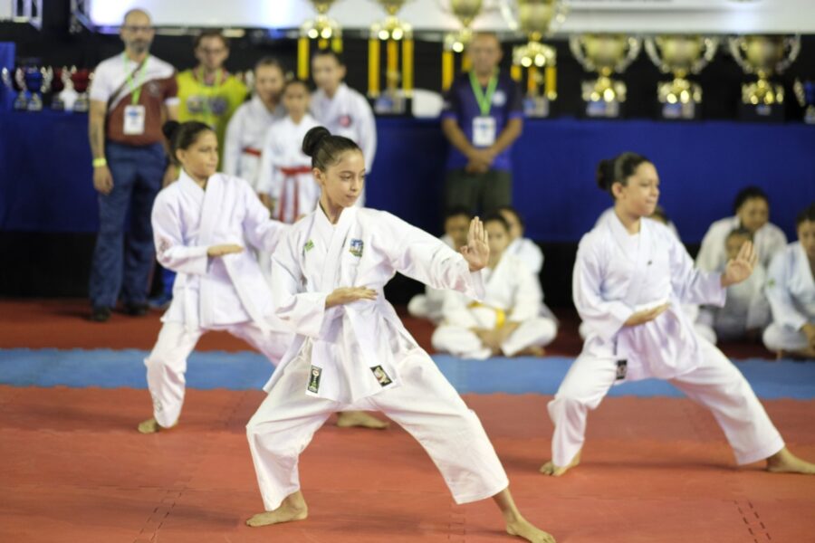 Delegação goiana conquista 1º lugar geral no Campeonato Brasileiro de Karatê