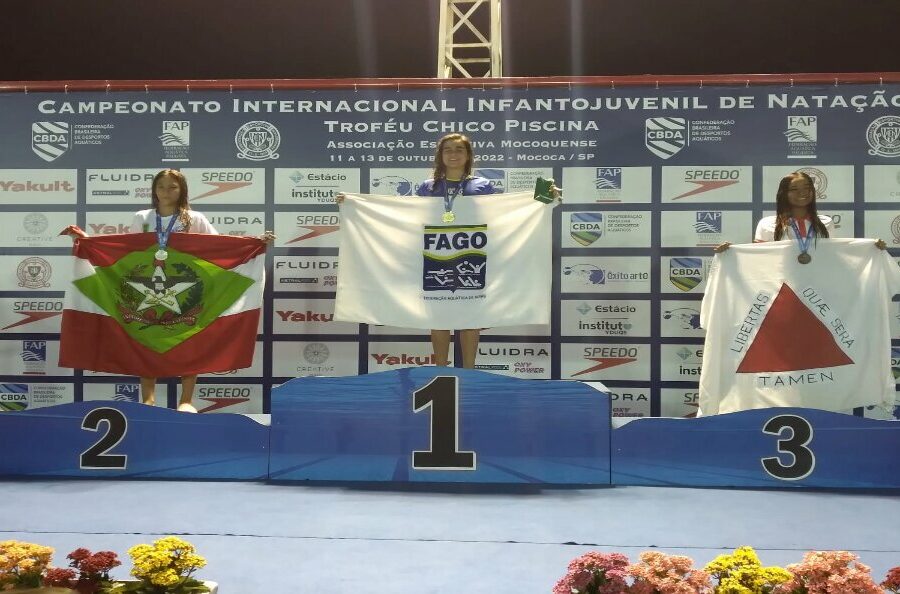 Bolsistas do Pró-Atleta conquistam pódio em competição nacional de natação