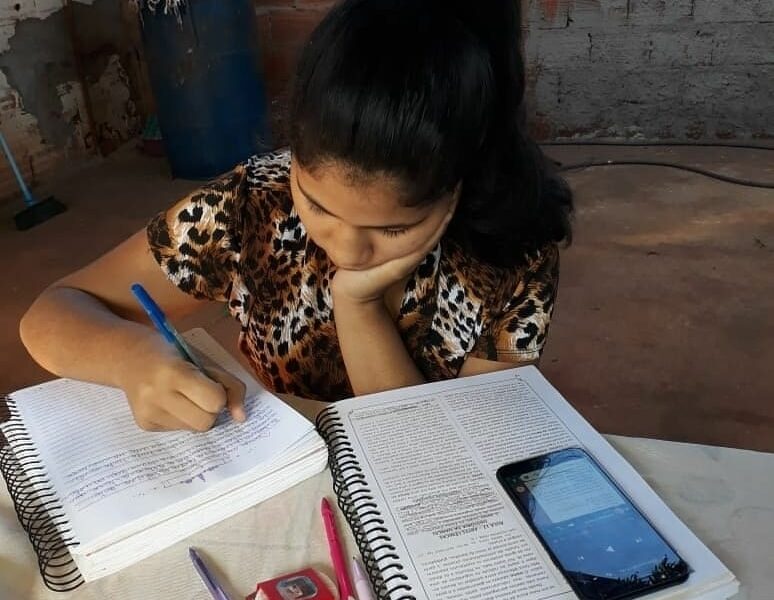 Parceria disponibiliza cursos gratuitos para alunos da rede estadual