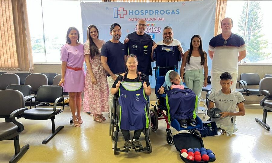 Seel apresenta uniformes que serão usados na etapa nacional das Paralimpíadas Escolares