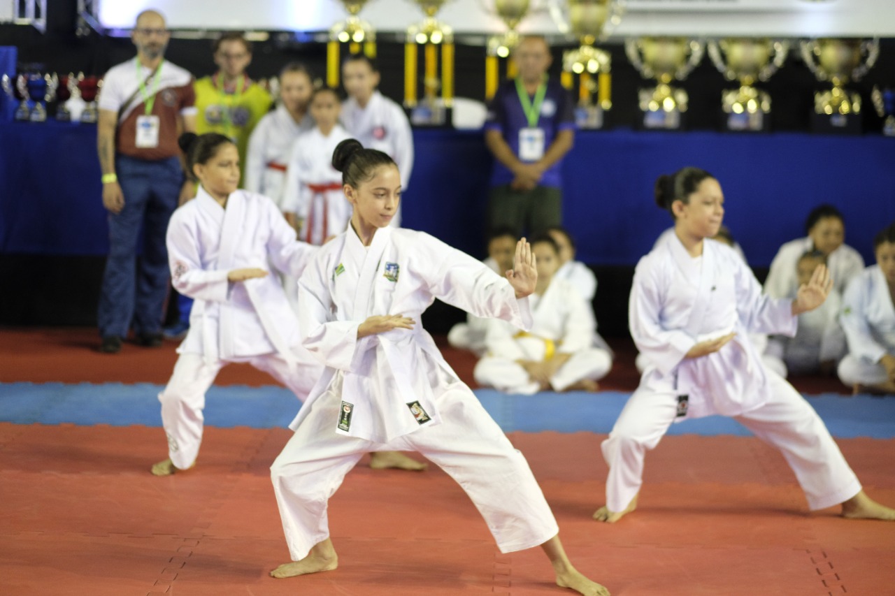 Delegação goiana conquista 1º lugar no Campeonato Brasileiro de Karatê