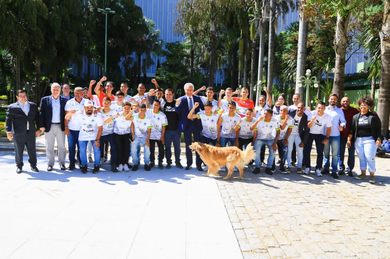 Caiado recebe seleção masculina de futebol, vice-campeã da Taça das Favelas 2022