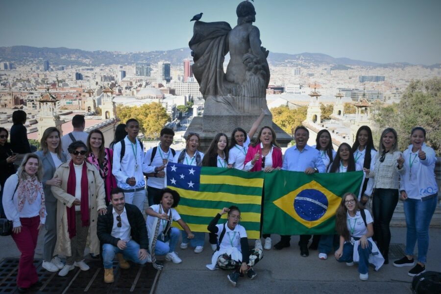 Jovens do Aprendiz do Futuro retornam da Europa com experiências e aprendizado
