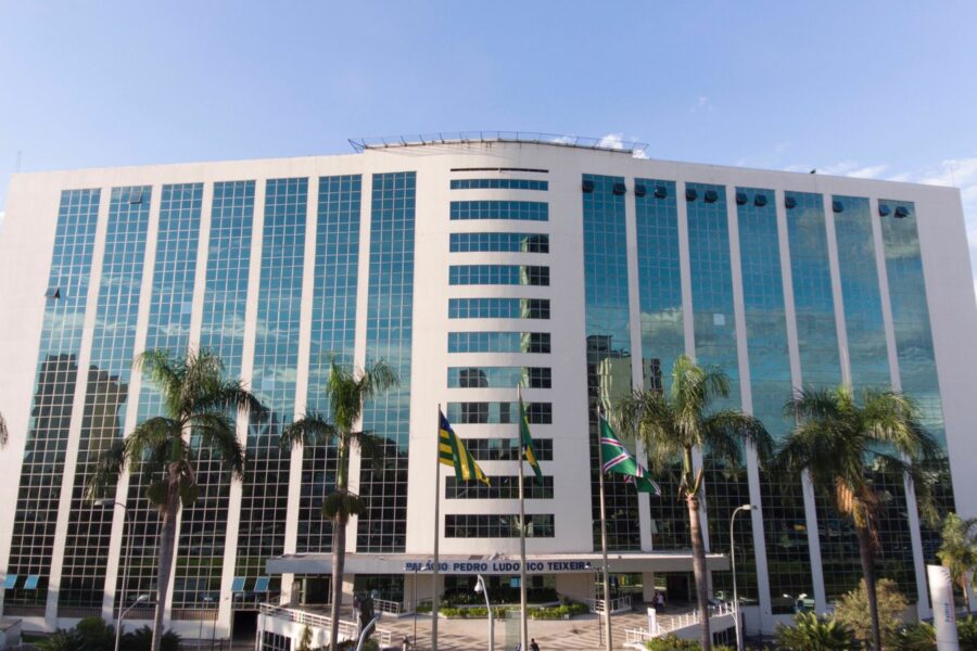Executivo propõe indenização a 1º e 2º escalões sem alterar salário do governador