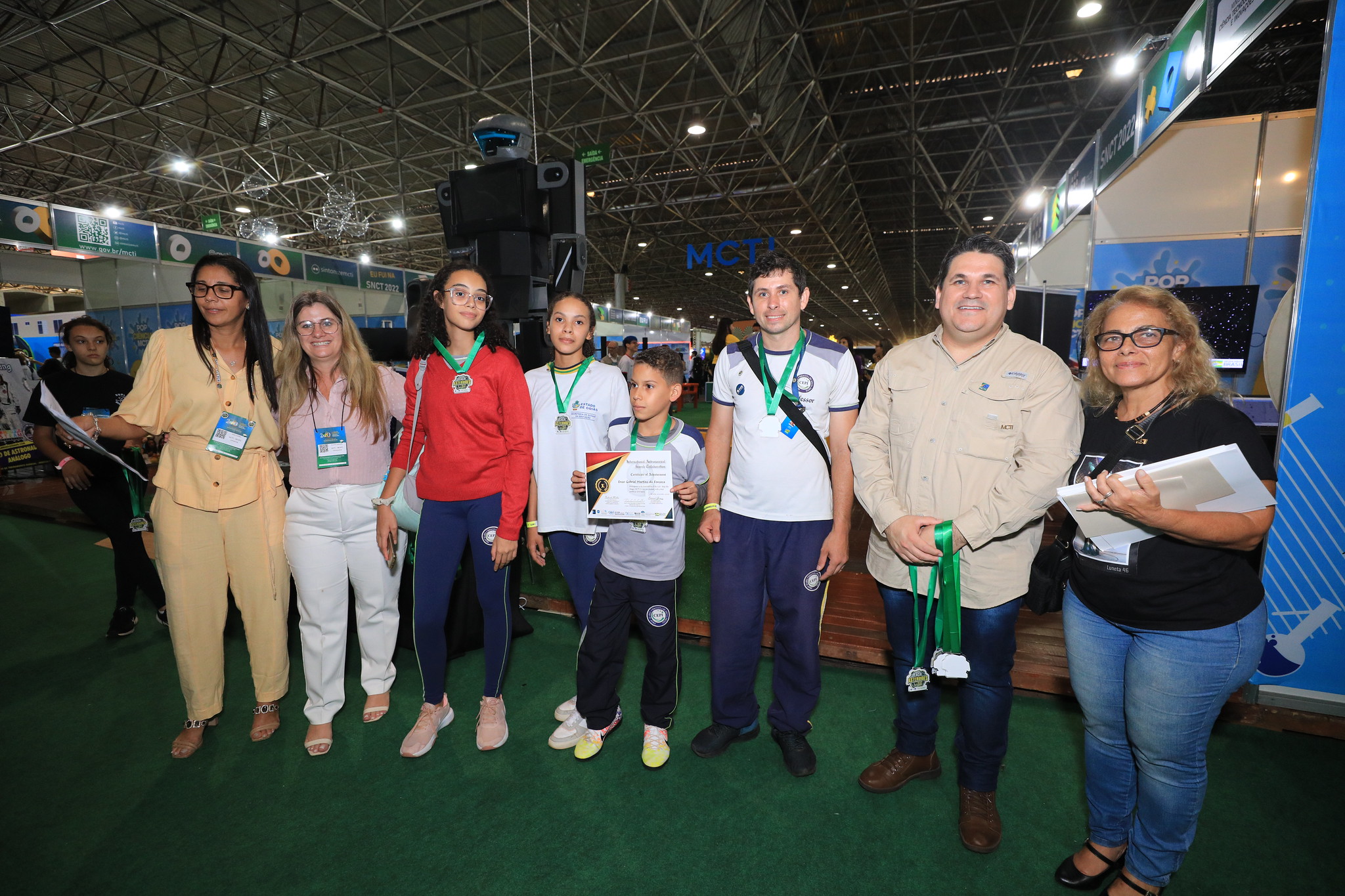 Estudantes da rede estadual são premiados por descoberta de asteroides