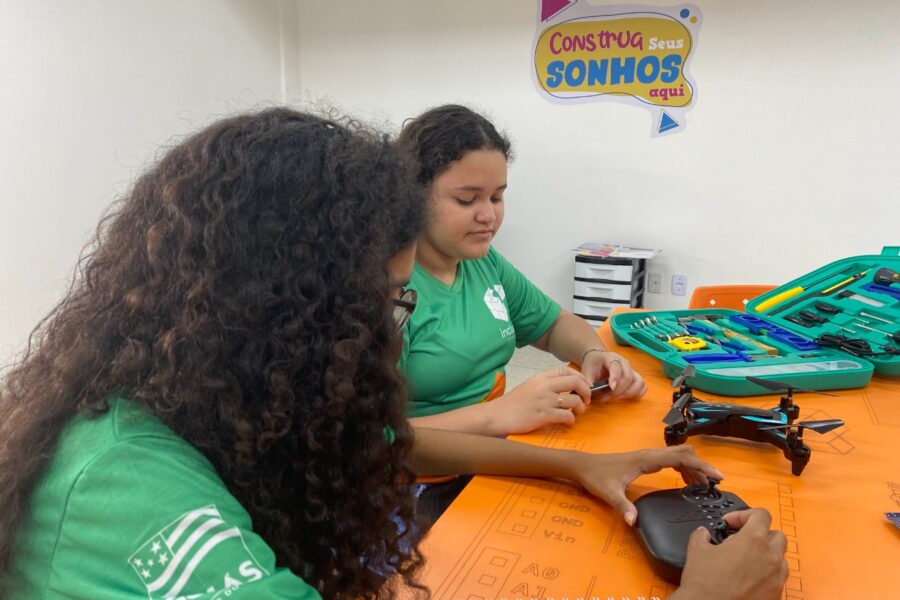 Include: abertas 1.950 vagas para cursos gratuitos de robótica