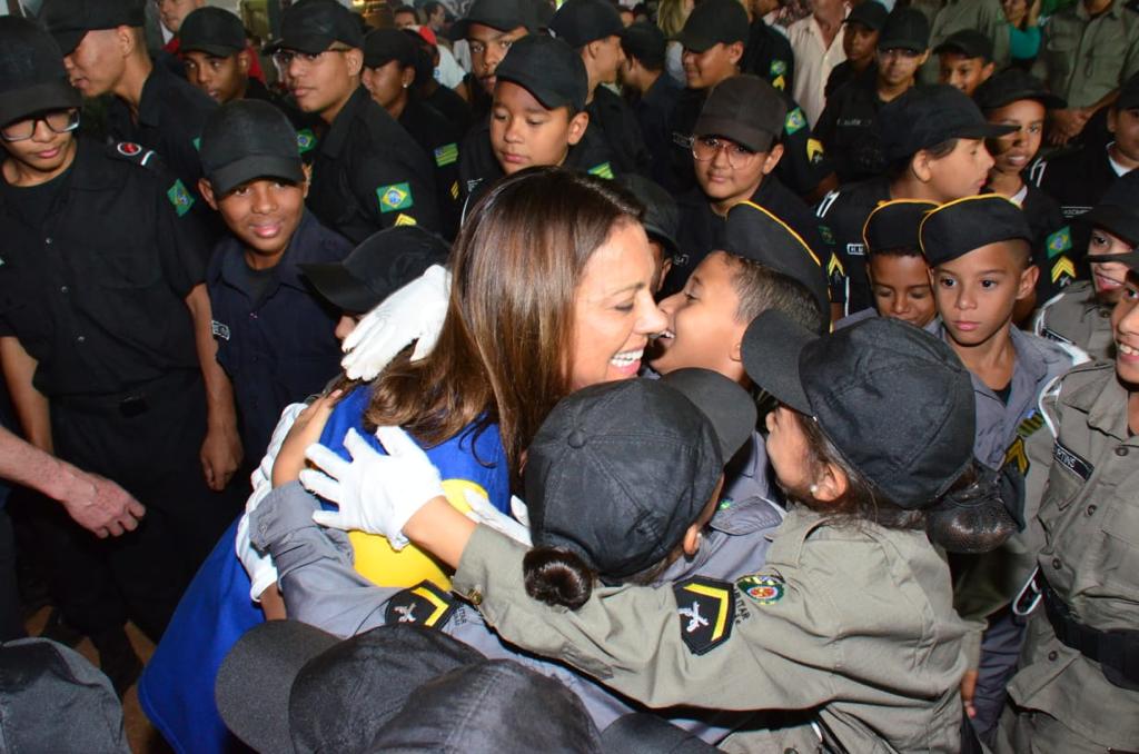 Gracinha Caiado participa da implantação do Colégio Militar de Cristalina