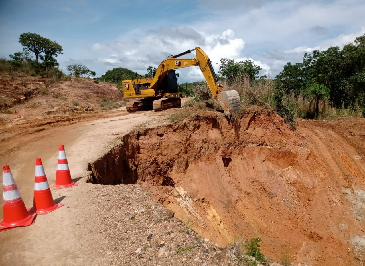 Goinfra atende emergência em Morro Agudo de Goiás