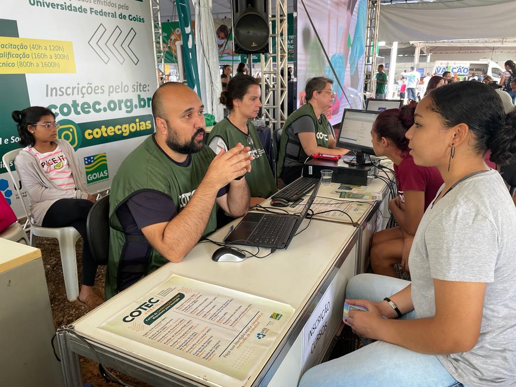 Abertas inscrições para 235 cursos gratuitos nos Cotecs