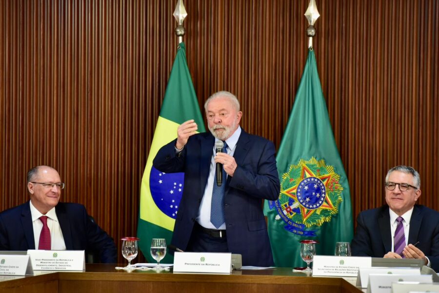 Lula agradece Caiado por atuação no 8 de janeiro