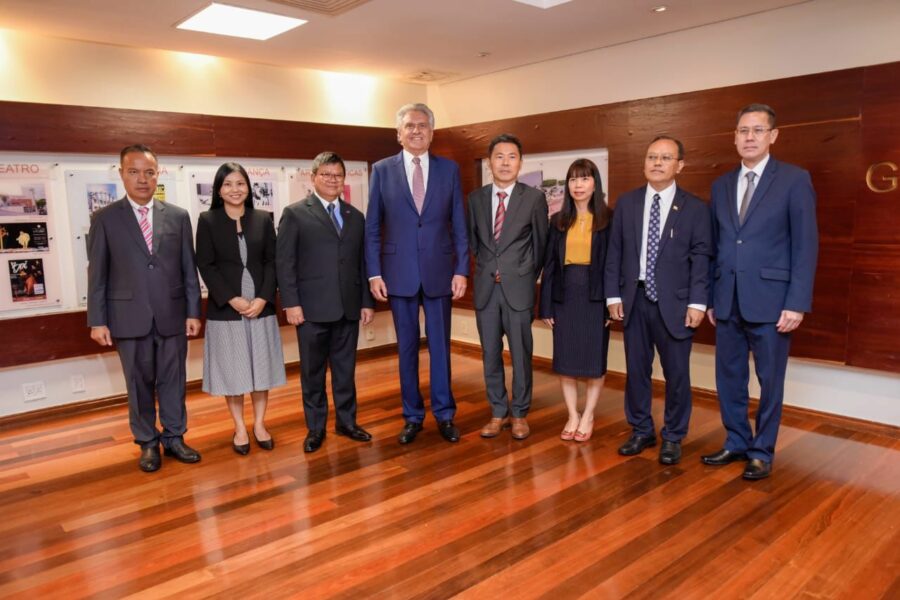 Governador discute ampliação do comércio com embaixadores asiáticos