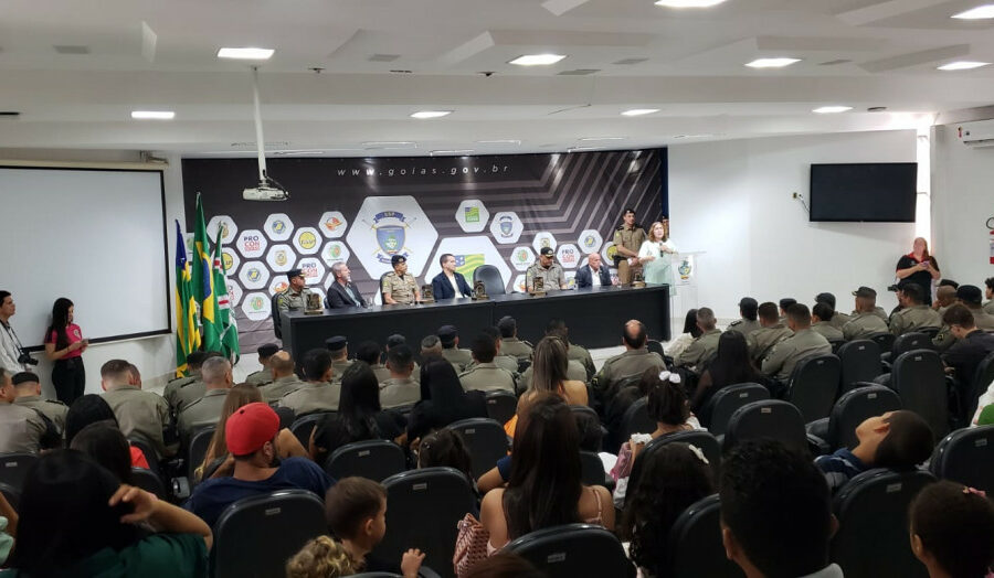 Policiais militares concluem 1º Curso de Policiamento Escolar