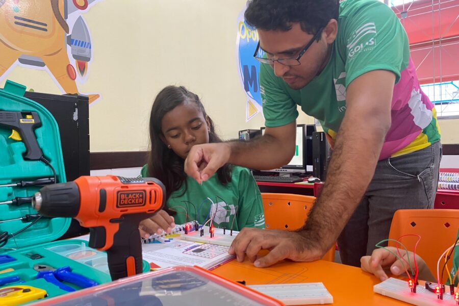 Programa Include tem vagas para monitores de robótica