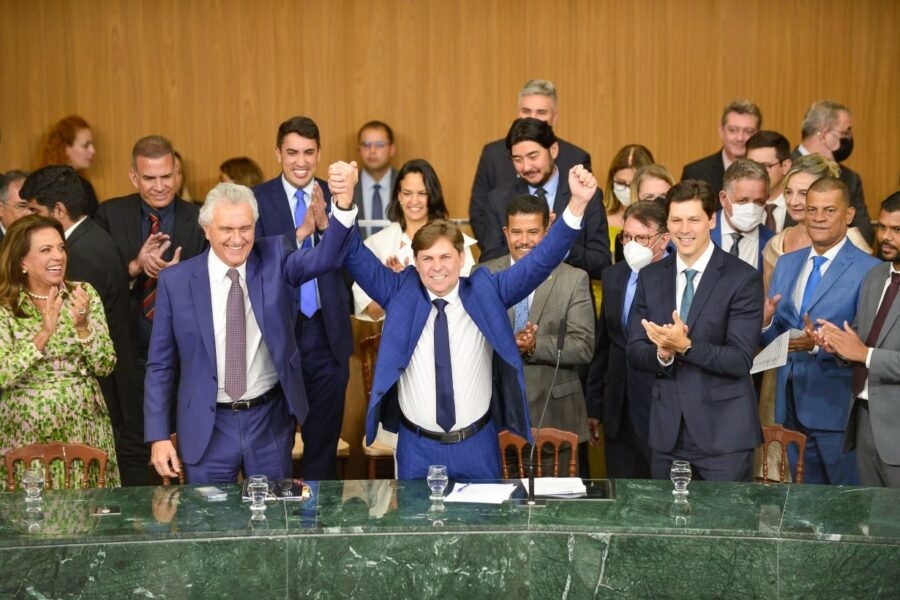 Caiado participa da posse de deputados estaduais e reforça a parceria com o governo