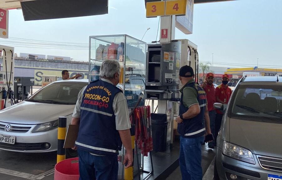 Procon Goiás multa 11 postos de combustíveis por aumento abusivo